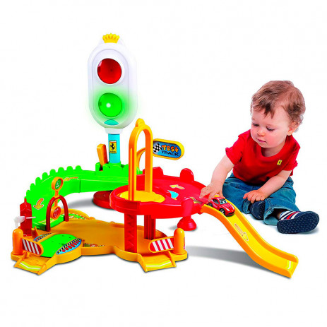 Bburago Junior Комплект с писта за игра FERRARI F12 16-88801 от Пакостник