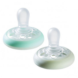 Tommee Tippee Ортодонтични залъгалки BREAST-LIKE NIGHT 0-6м 2 броя TT.0207